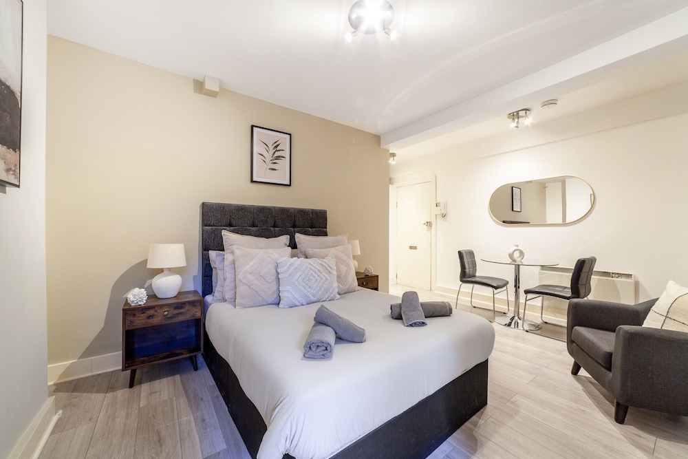 The Maida Vale Flat