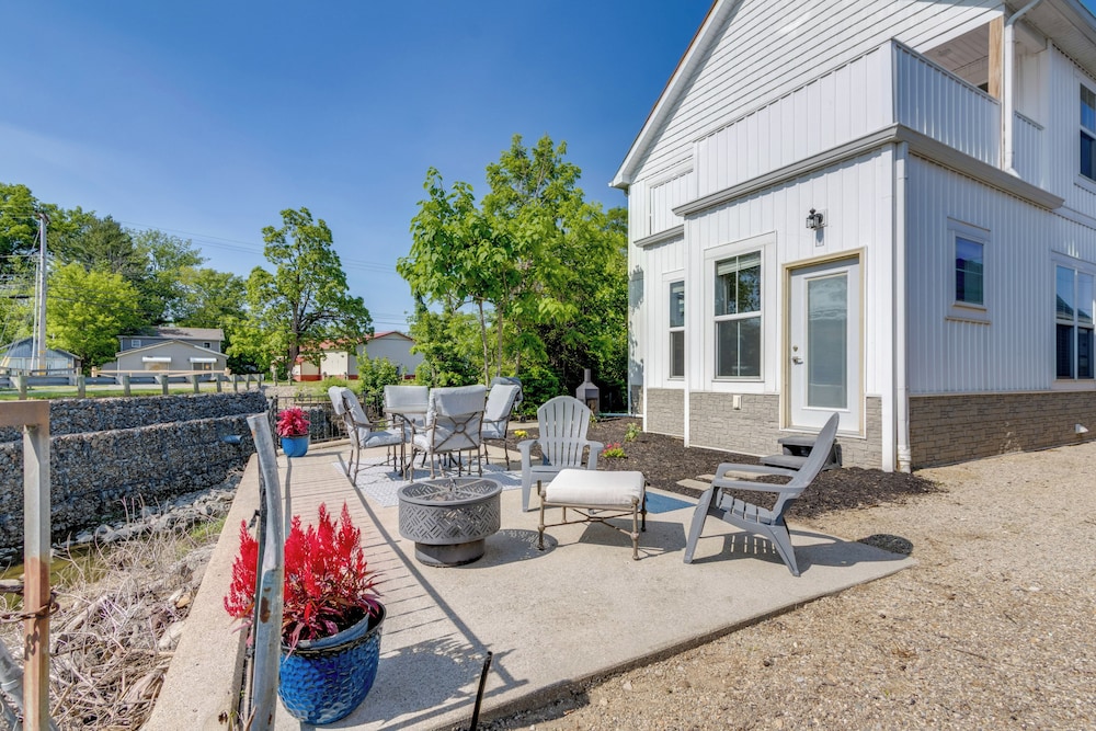 Steps to Buckeye Lake: Family-friendly Home