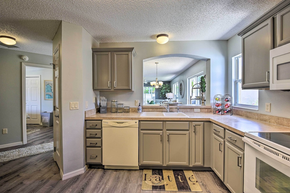 Courtyard Villa w/ Lanai Community Amenities! - Property Image 20