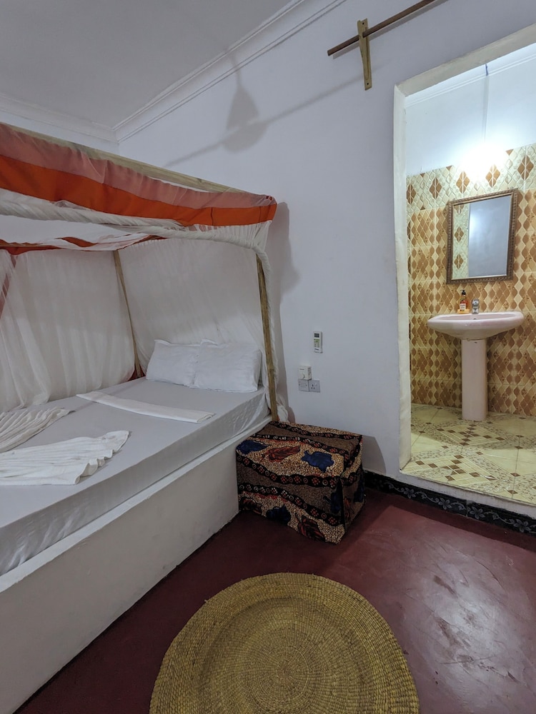 ndeni house paje