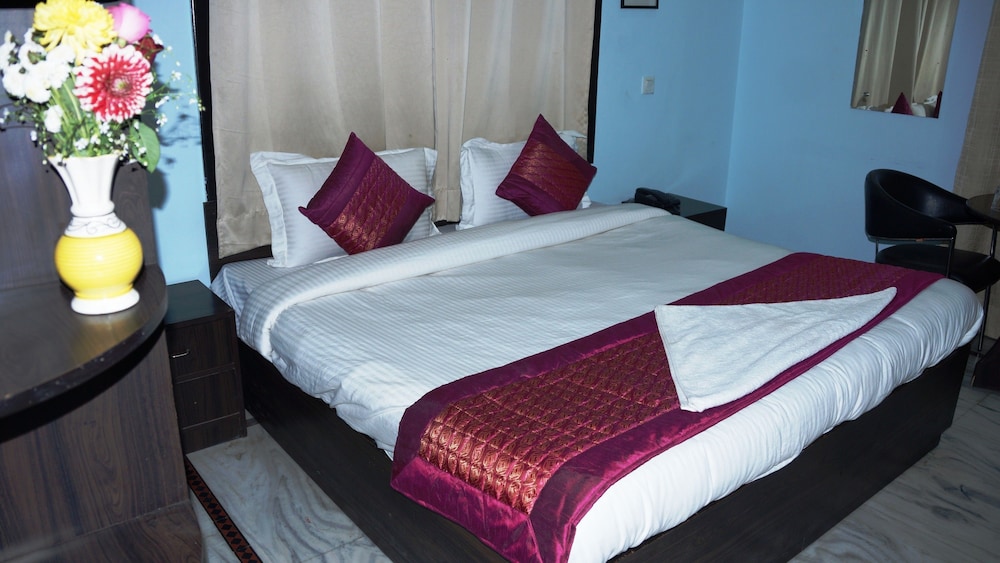 Maxfort Service Apartment