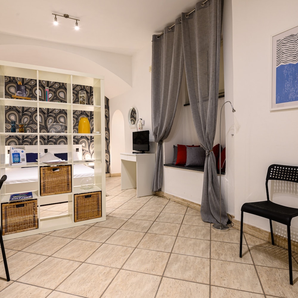 Via Nilo 30 in Naples