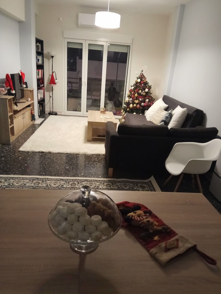 Grandma Vasiliki Rooms To Let