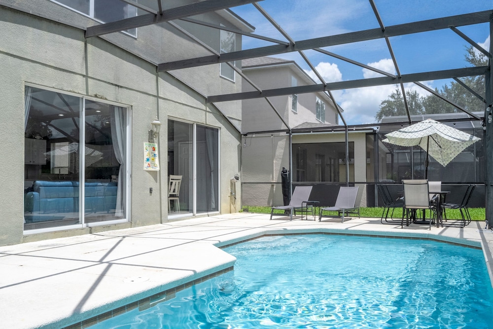 Free Pool Heat if you Stay in the Month of November