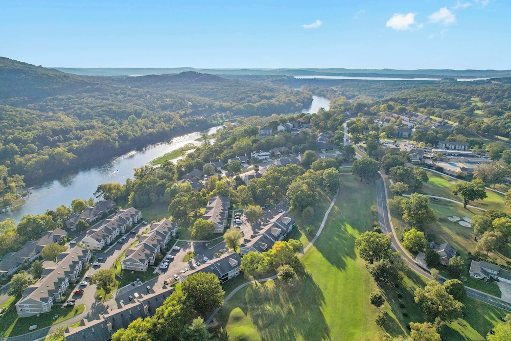 Fairway Retreat for 6 – Walk-in and Pet Friendly