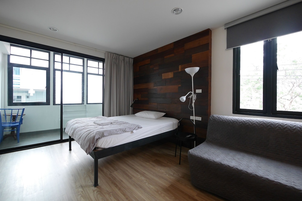 Lee Home Bangkok