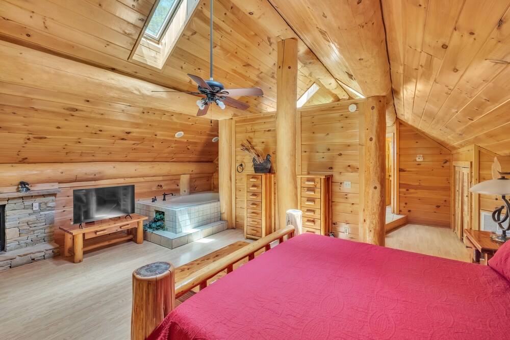 Ridge Views - Private Mountain Top Cabin 2 Bedroom Cabin by Heavenly Views Resort view 2