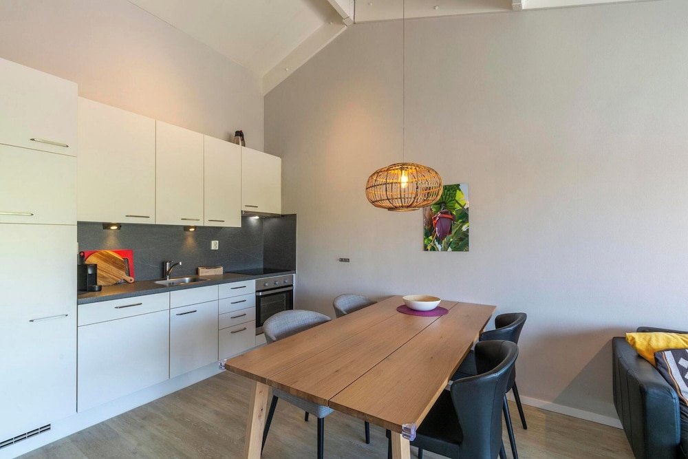 Beach Apartment 35 for 4 Guests, Callanstoog