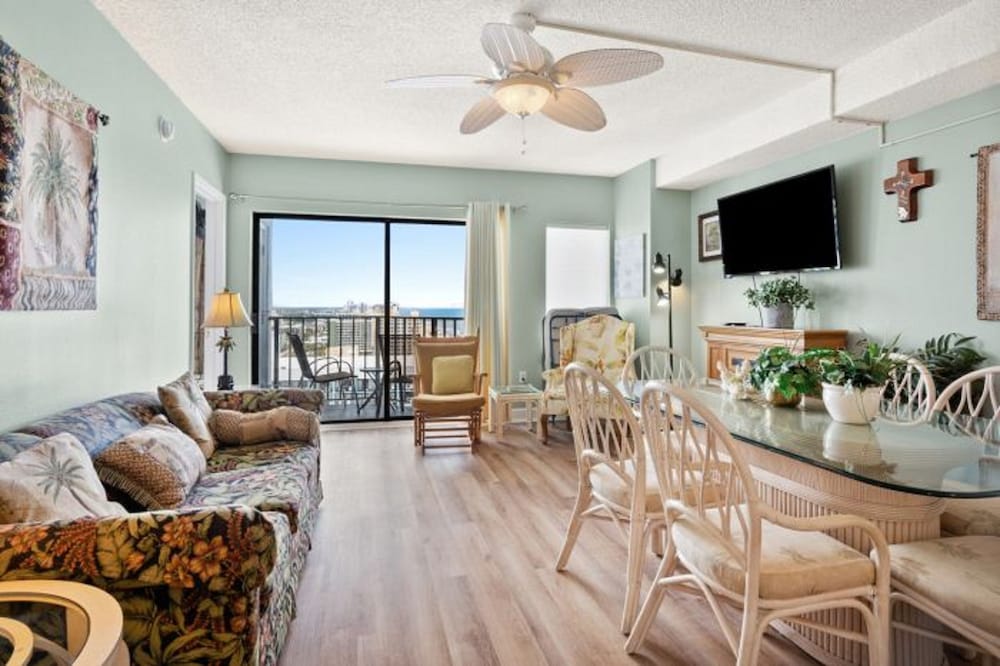 The Palace Resort by Elliott Beach Rentals