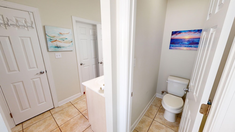 Miramar Palms #5 3 Bedroom Condo by RedAwning view 5