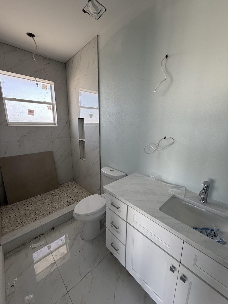 Brand New Luxury Build 265 Carolina Ave: Heated Pool, Hot Tub 6 Bedroom Home