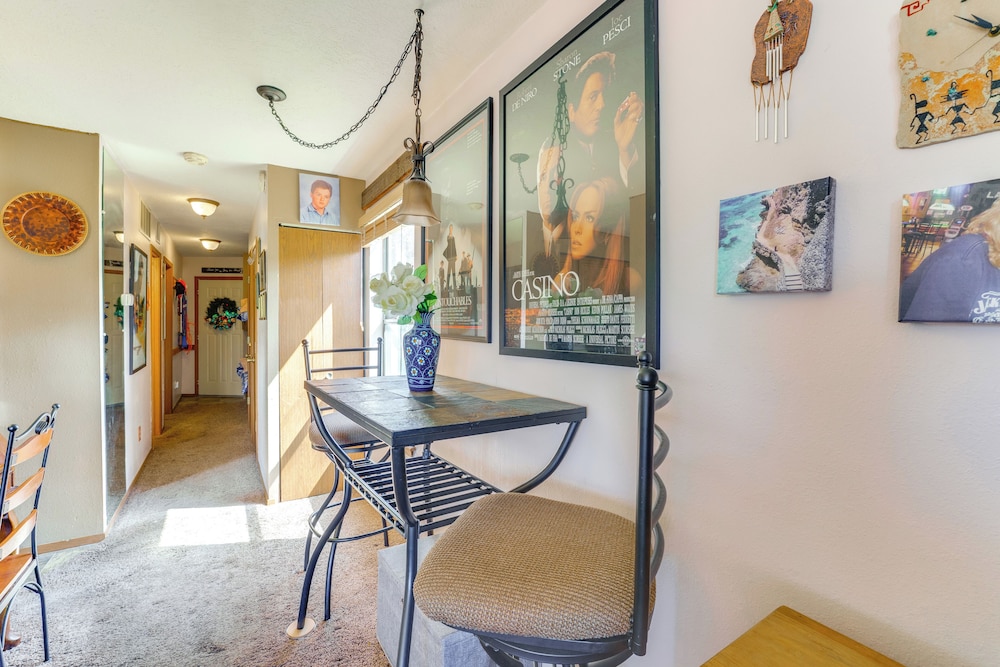 Walk to Angel Fire Resort: Getaway w/ Balcony