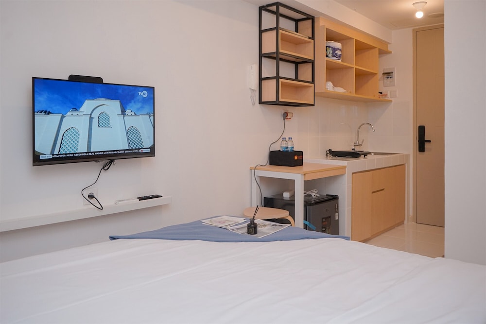 Simply Look Studio Room at Tokyo Riverside PIK 2 Apartment