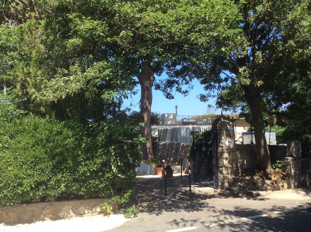 Hotel Victoria Place photo 4