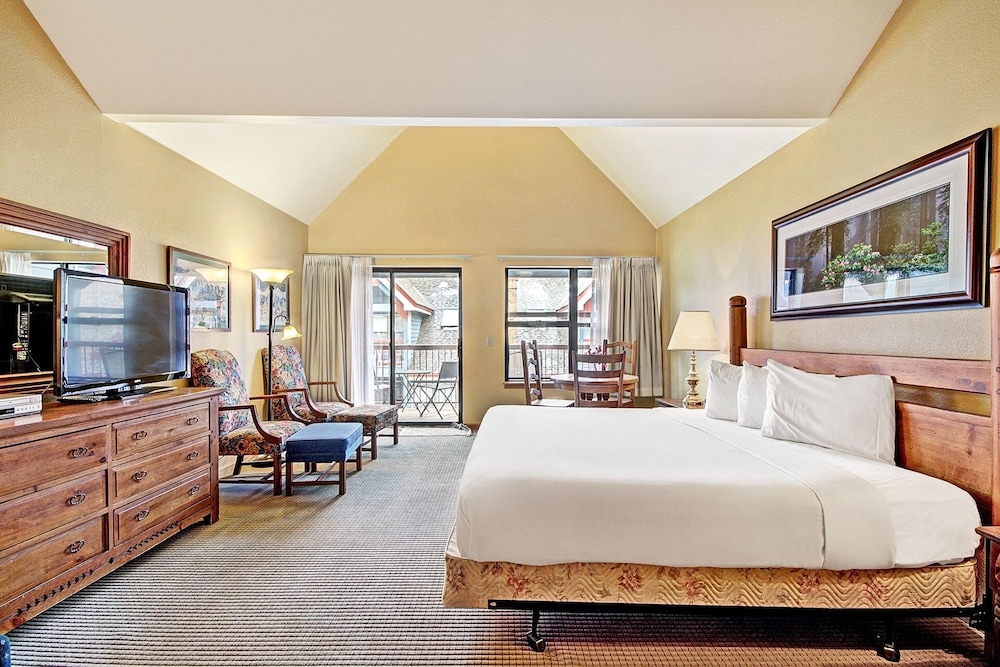 Charming 2br Steps To Snow-capped Adventures + Main St 2 Bedroom Condo by RedAwning view 5