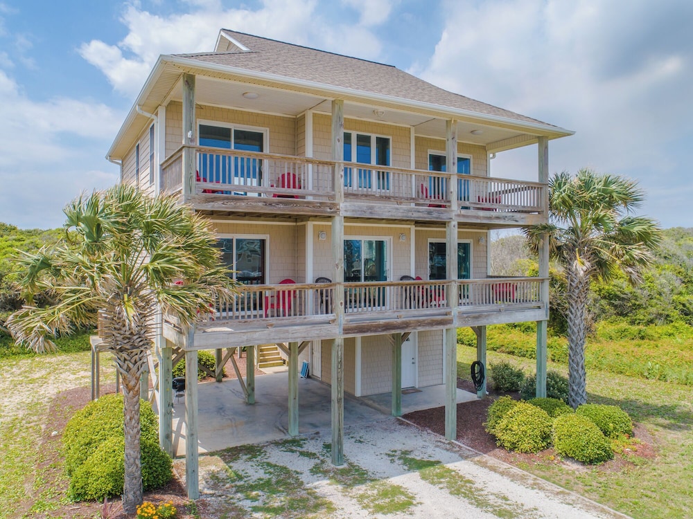 Pelican Palms by Topsail Realty