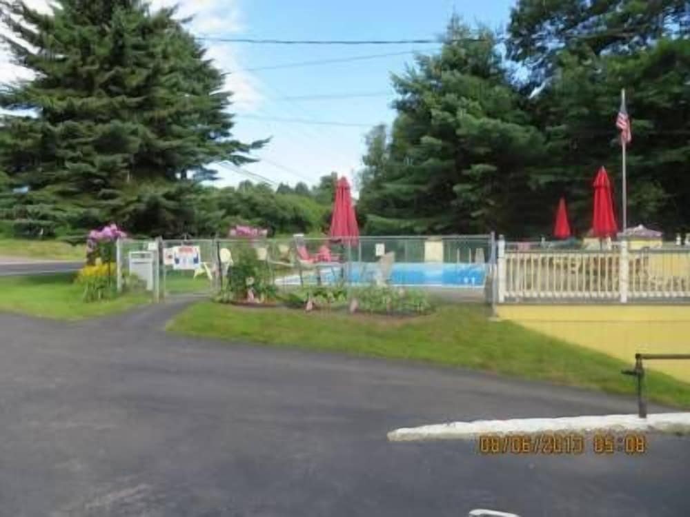 Lake Winnipesaukee Motel