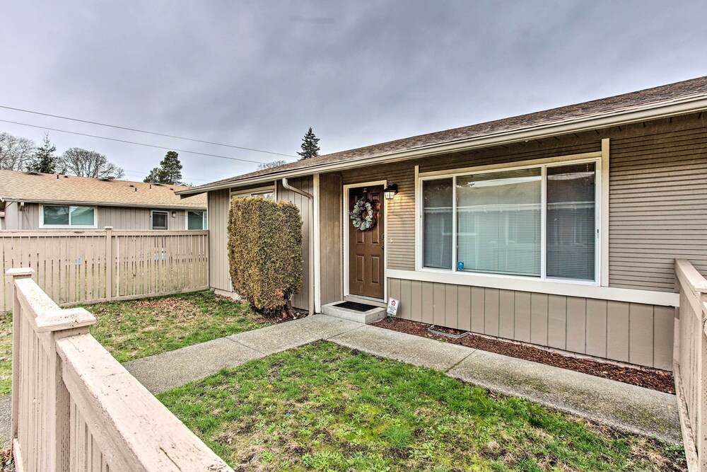 Modern Tacoma Apartment 7 Mi to Dtwn! view 4