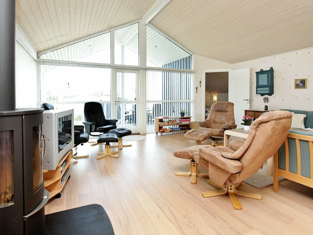 6 Person Holiday Home in Blavand