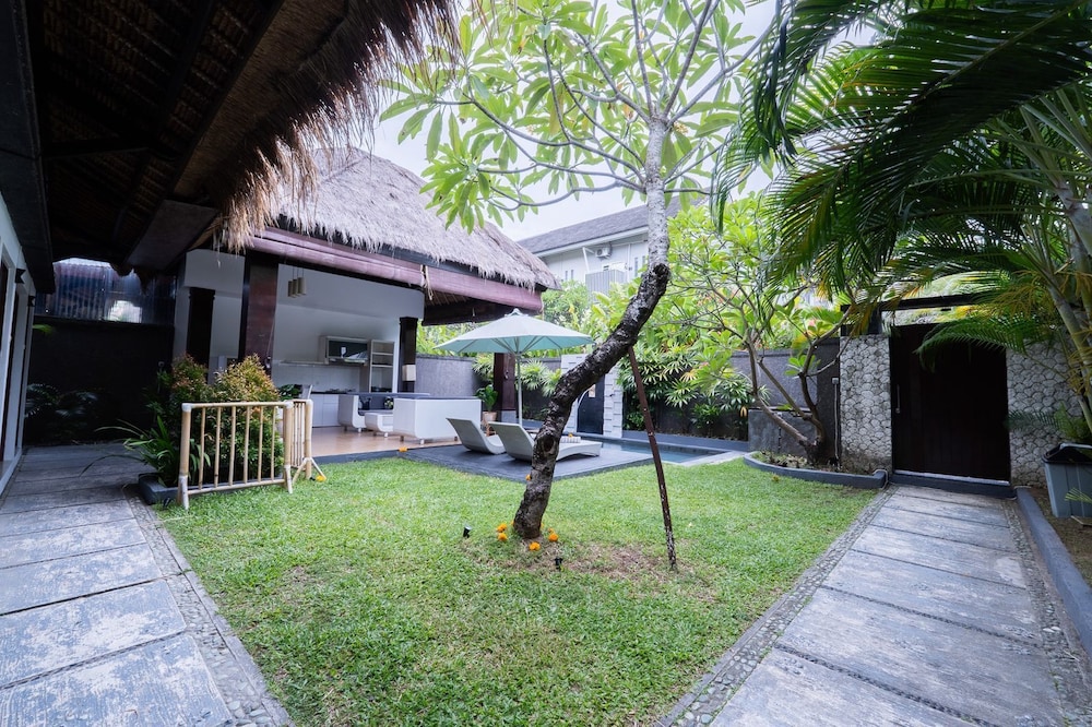 Karen's Tropical Villa