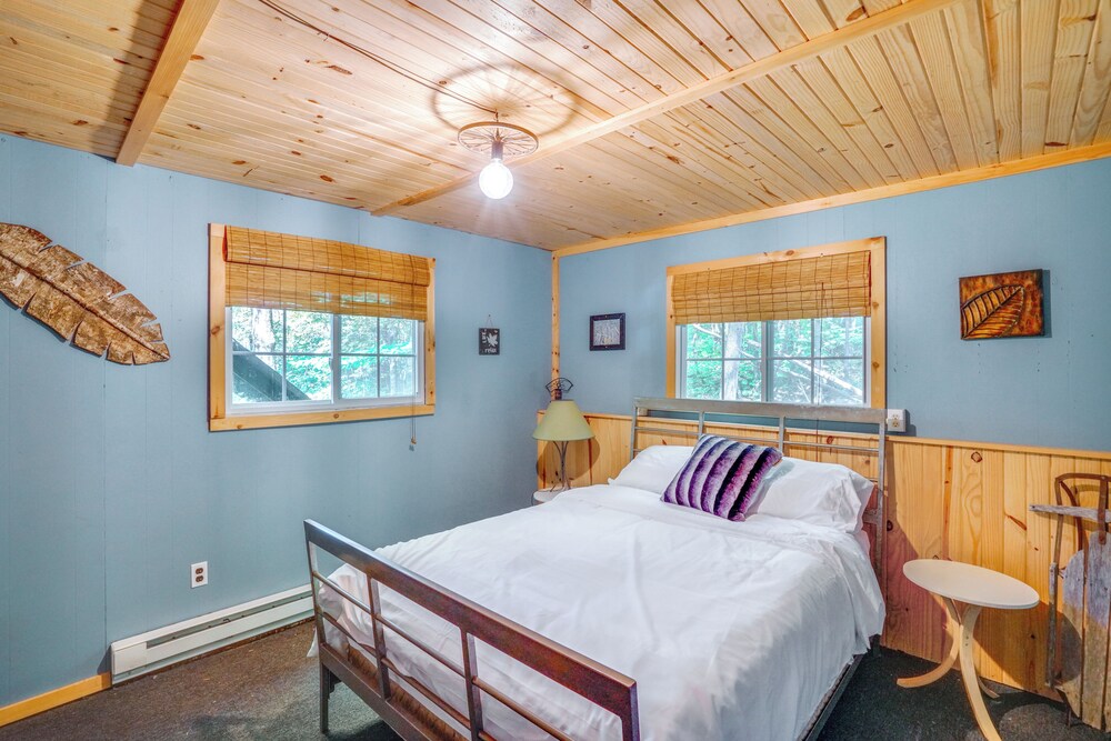 Treehouse Chalet Near Mt. Snow w/ On-site Trails!