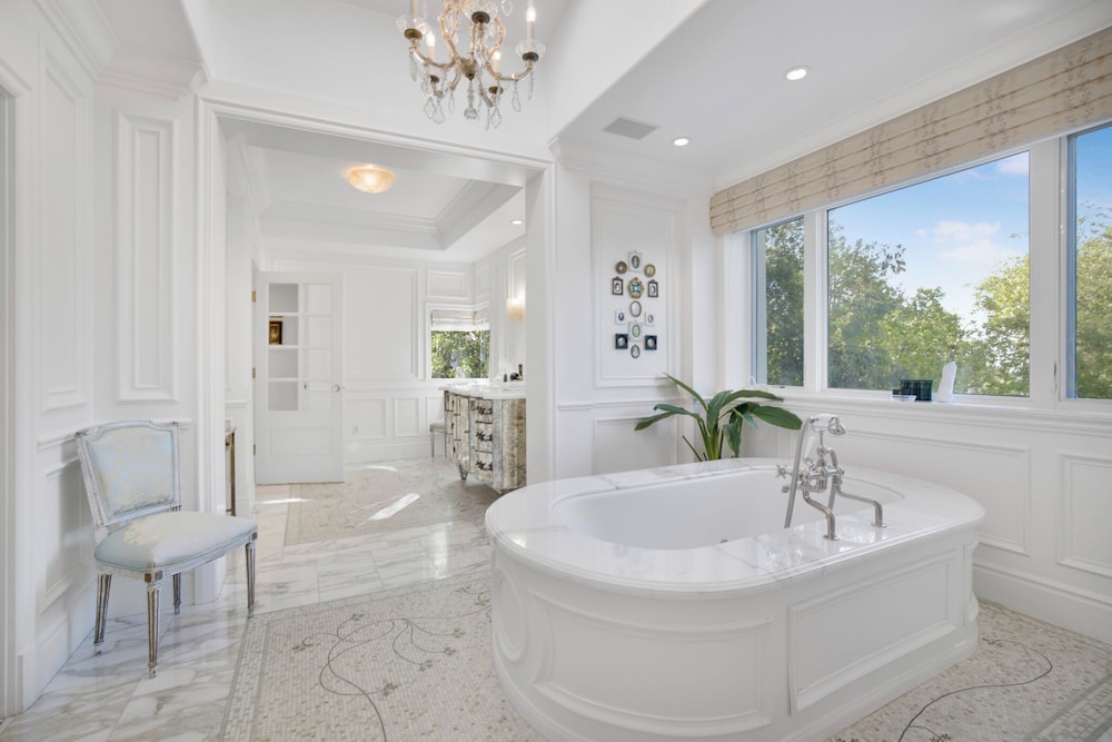 Villa Clarinda - Architect-designed Dream Estate With Theater & Outdoor Oasis