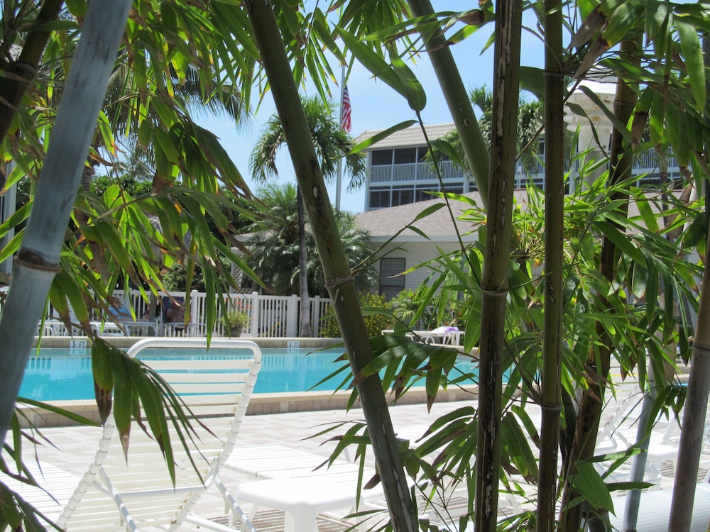 Sanibel Siesta on the Beach view 5