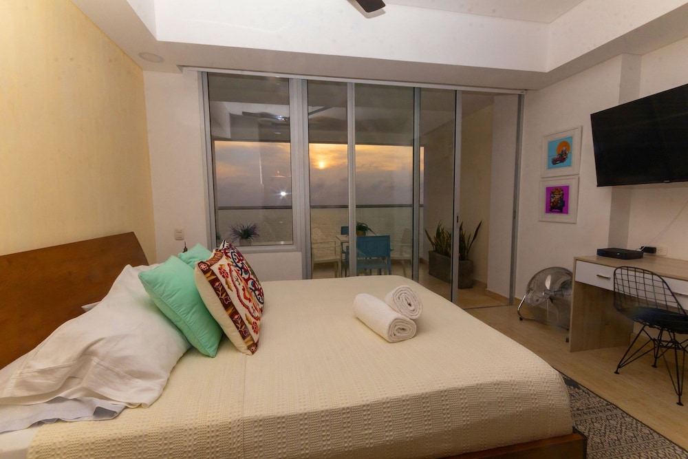 Condominio exclusivo nuevo frente al mar
