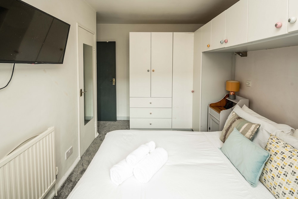 Spacious 3Br Flat With Balcony Near Tottenham Hale