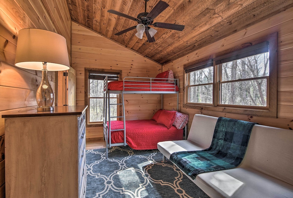 8 Mi to Dtwn Murphy! Cabin w/ Nottely River Views view 5