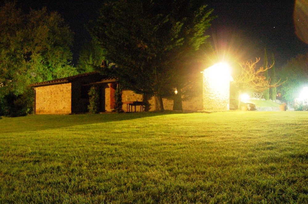 Two-room Apartment in the Middle of Tuscany view 3