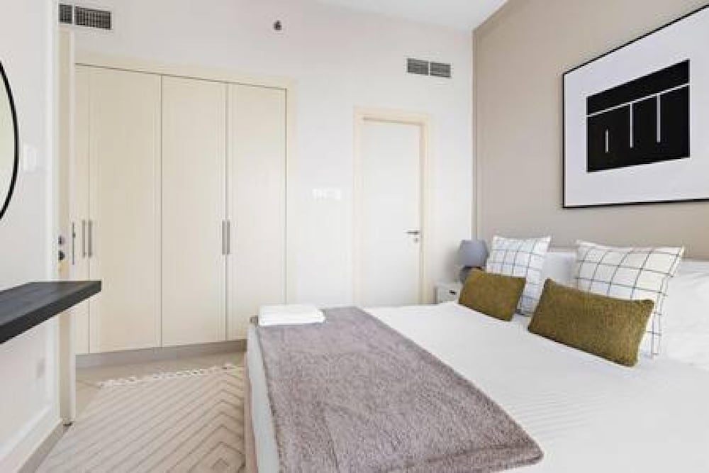 Silkhaus Modern Pad With Pool Gym Near Reem Park