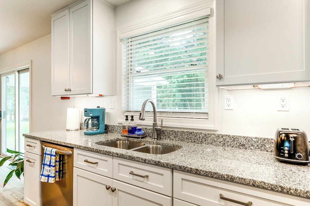 Pets Welcome: Riverfront Getaway in Colonial Beach