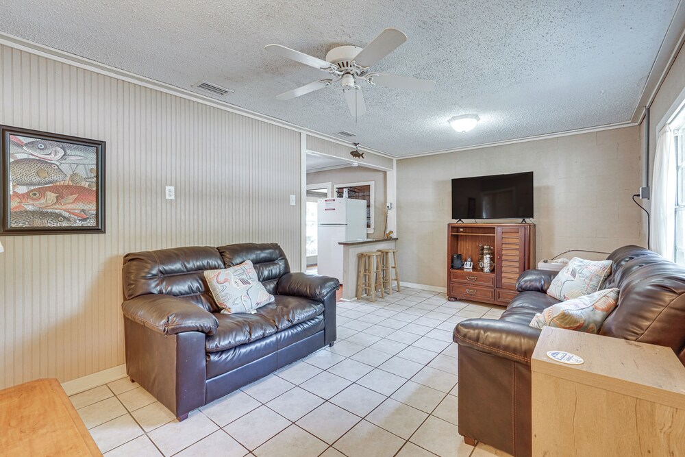 Walk to Beach: Cozy Port St Joe Getaway w/ Yard