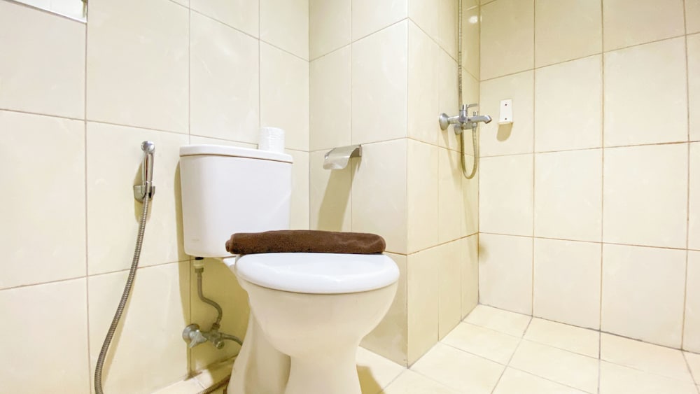 Simply Look 2Br Apartment At Vittoria Residence