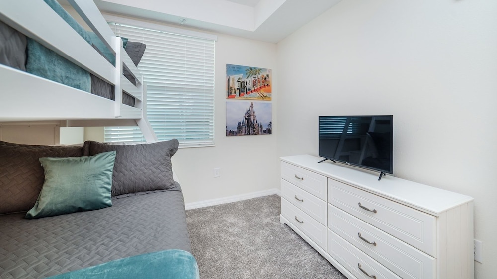 Storey Lake Resort 2 Bedroom Condo w Balcony and Amenities 2 Condo