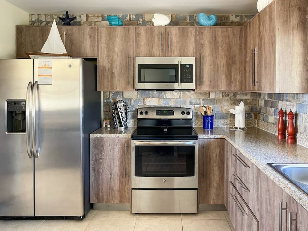 Glamorous Fully Equipped Condo With Amazing Sunset