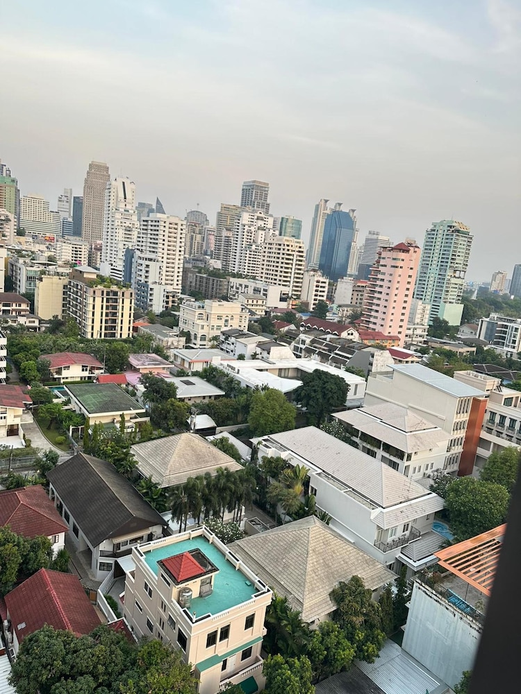 Omni Tower Sukhumvit Nana - Direct