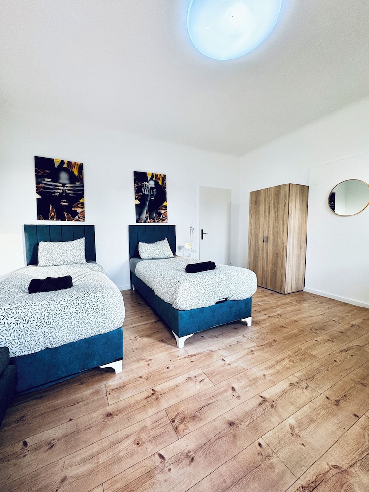 Spacious Budget Home Garden Stay