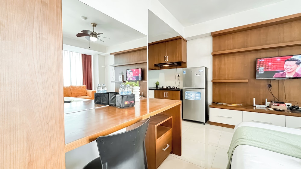 Modern Pop Urban Studio At Tamansari The Hive Apartment
