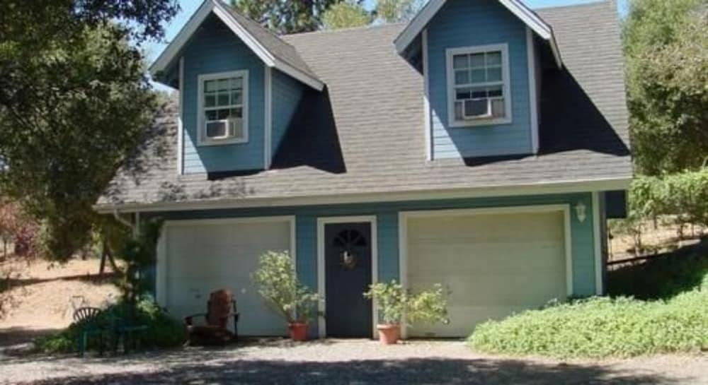 Apple Blossom Inn