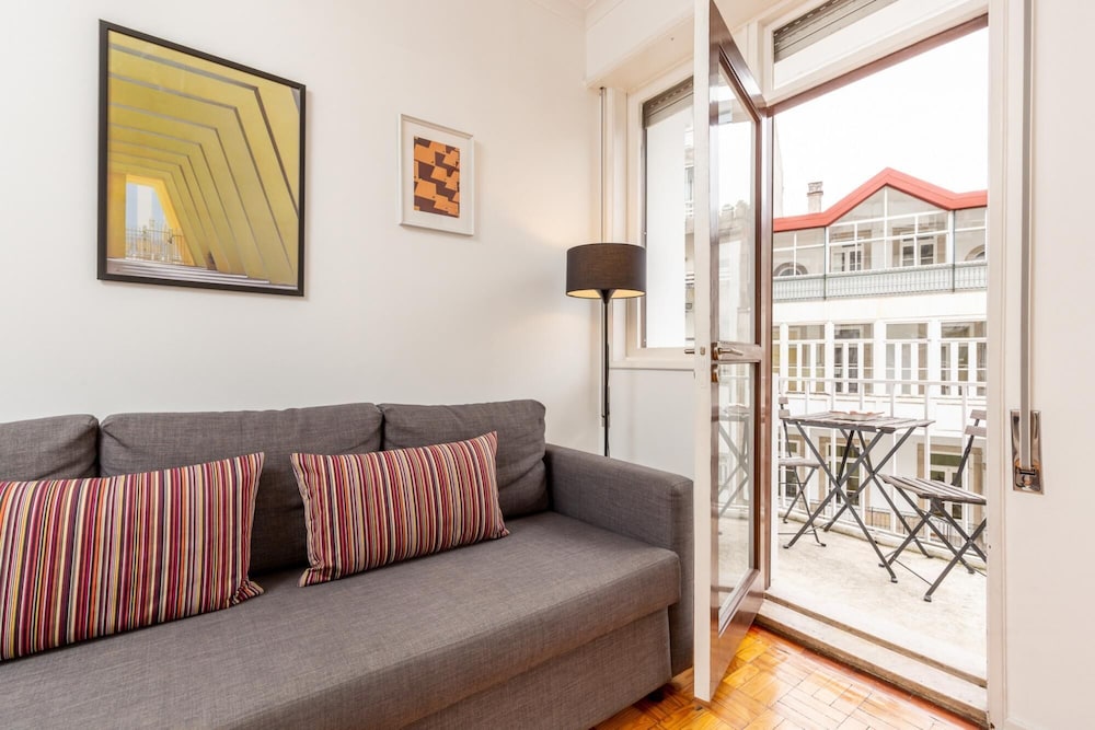Feel Porto Stylish Flat IV view 2