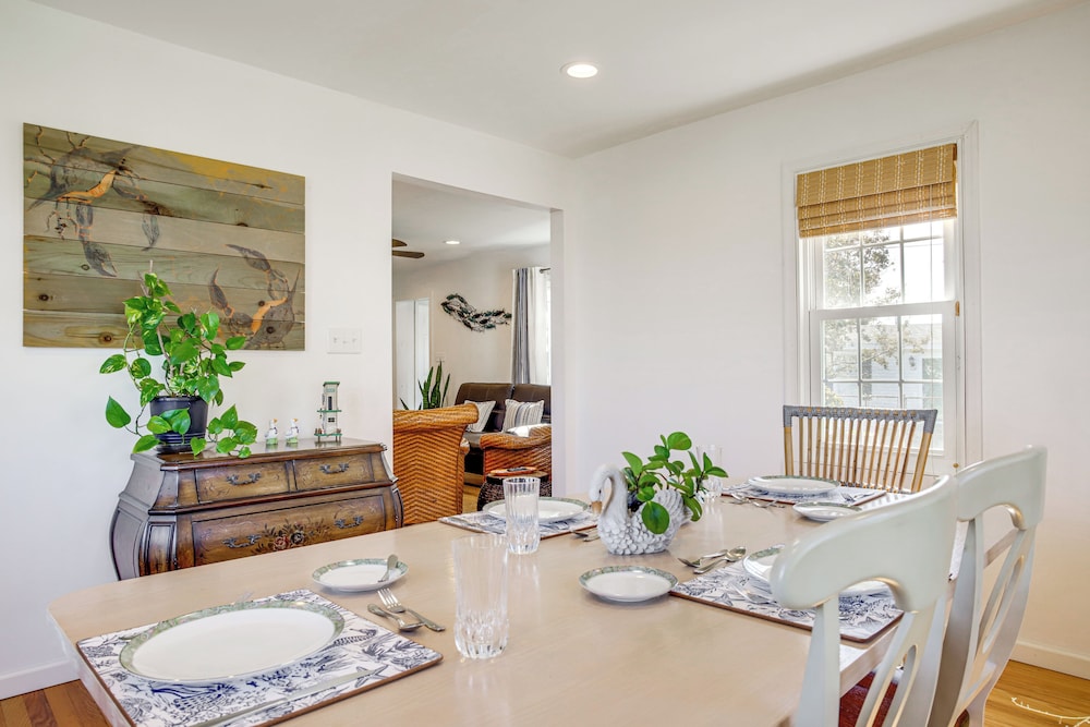 Fishing & Boating Retreat! Smith Island Cottage
