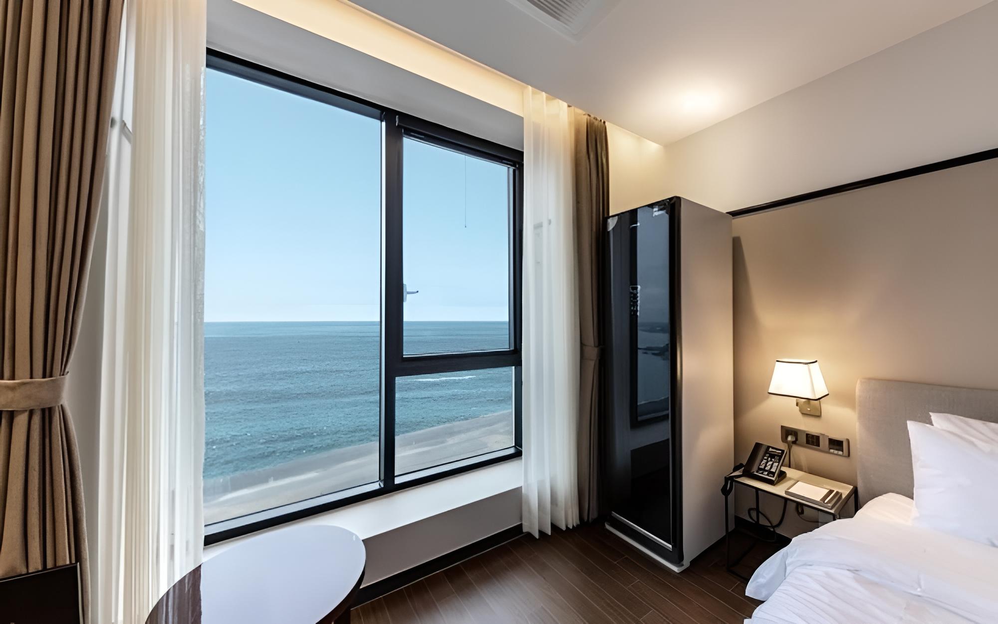 Jeongja Beach Brown Dot view 4
