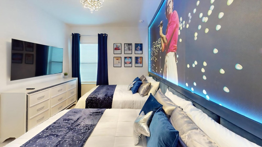 8 Bedroom Themed Rooms Huge Games Room Pool Spa