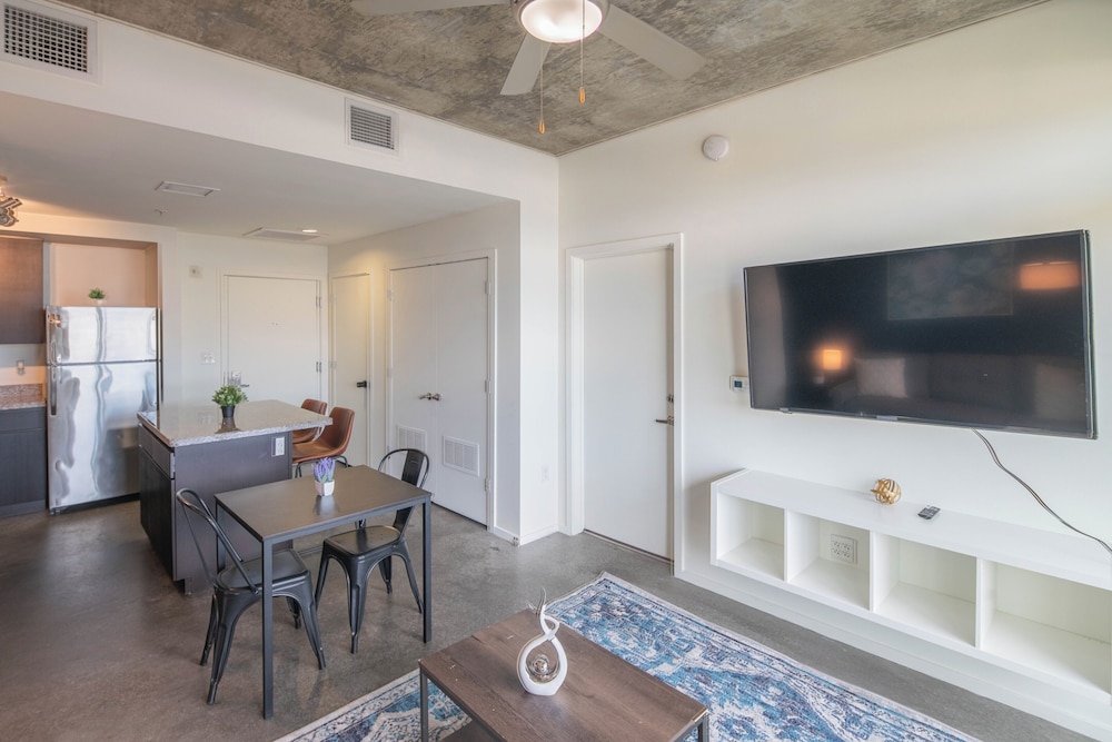 ROVE LIVING/KL - Roosevelt Point
