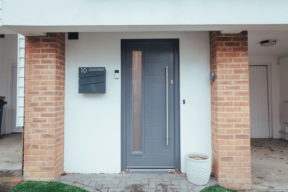 Contractors Retreat- Free Parking