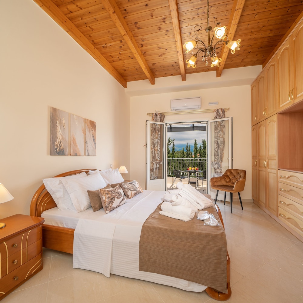 Luxury Villa Irene Metaxata