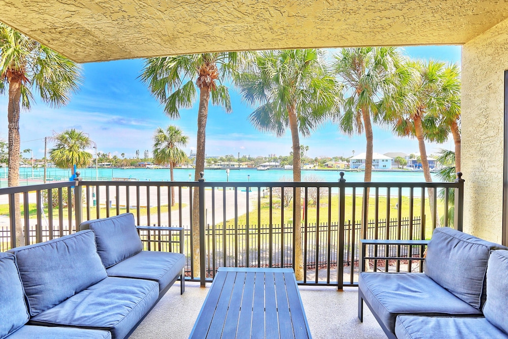 Land's End 1-206 Bay Front-premier