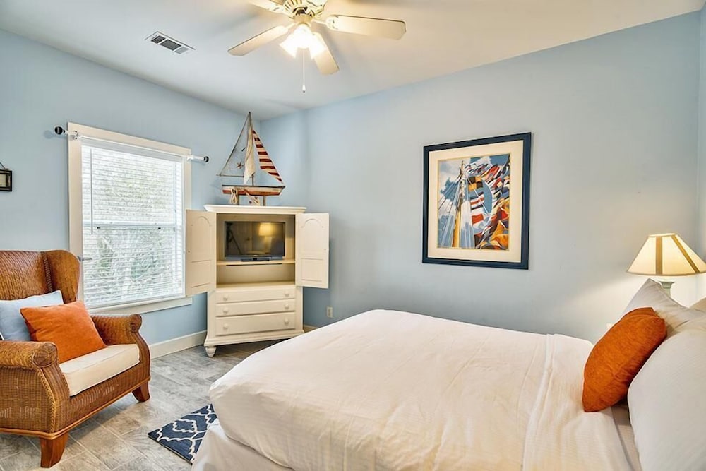 SUMMER SHANDY 4 Bedroom Holiday Home by Five Star Properties